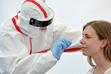 ஜெர்மனியில் இதுவரை இல்லாத அளவுக்கு கொரோனா தொற்று அதிகரிப்பு!  அதிர்ச்சியில் மக்கள்