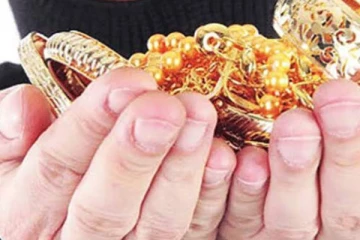 யாழ். தொல்புரத்தில் நகை திருட்டு: சந்தேக நபரைத்தேடி பொலிஸார் வலைவீச்சு