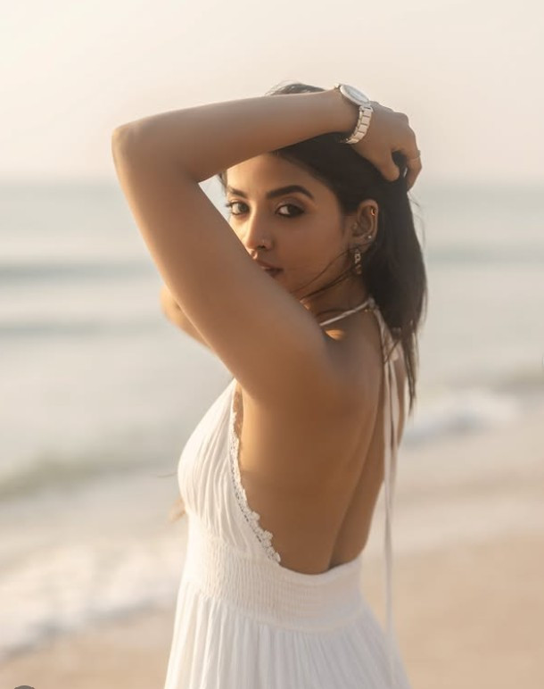 அய்யனார் துணை சீரியலில் சந்தாவாக நடிக்கும் சுவாதி போட்டோஸ் 3 Gallery