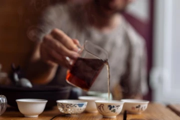 யாழில் நண்பர்களுடன் தேனீர் குடித்துக்கொண்டிருந்தவருக்கு ஏற்பட்ட துயரம்