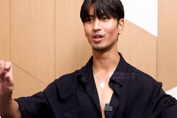 அரோராவுக்கு இப்படி ரசிகனா?