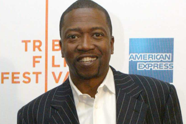 ලෝක ප්‍රසිද්ධ ප්‍රවීණ හොලිවුඩ් නළුවෙකු මිය යයි - ගෙදර වැටිලා ඉද්දි පොලිසිය සොයා ගෙන | Veteran Actor T K Carter Passes Away