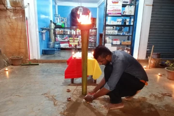 வவுனியா - தோணிக்கல்லில் முள்ளிவாய்க்கால் நினைவேந்தல் அனுஷ்டிப்பு! பொலிஸார் கெடுபிடி