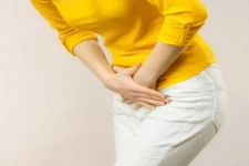 சிறுநீர் பாதை நோய்த்தொற்றுகள் யாருக்கு அதிகம் ஏற்படும்? அதன் அறிகுறிகள் என்னென்ன?