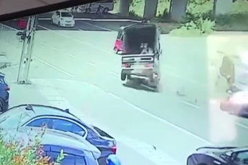 හදිසියේ සිදු වූ තවත් බිහිසුණු අනතුරක් සීසීටීවී කැමරාවක සටහන් වූ අයුරු