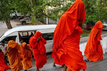 තායිලන්තයේ සිට මත්ද්‍රව්‍ය ගෙන ආ හිමිවරුන් මැයි 12 දක්වා රිමාන්ඩ්