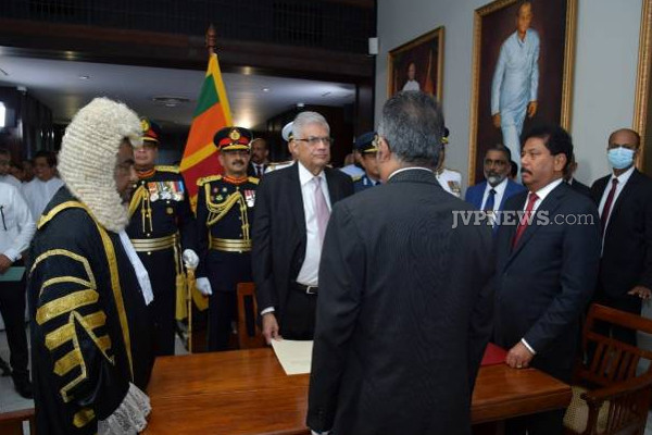 பதவிப்பிரமாணம் செய்து அரியணை ஏறிய ரணில் விக்கிரமசிங்க! | President Ranil Took The Oath Of Office