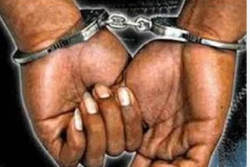 පොලීසියේ ඉහළ නිලධාරීන් දෙදෙනකුට පහර දුන් අයෙකුට සිදුවූ දේ..