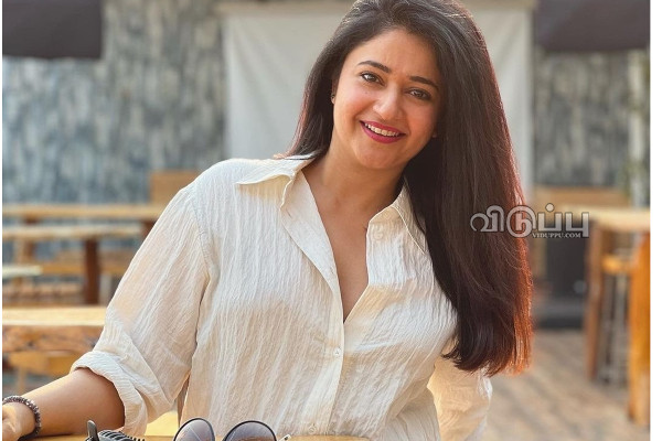கடற்கரையில் பிகினி ஆடை!! 38 வயதான நடிகை பூனம் பாஜ்வா வெளியிட்ட புகைப்படம்.. | Actress Poonam Bajwa Latest Beach Bikini Photos