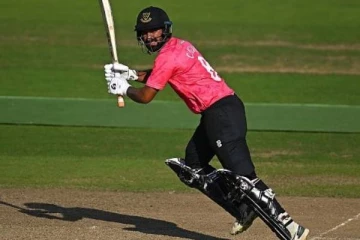 அனல் பறக்கும் ஆட்டத்தையும் ஆடுவேன்! ஒரே ஓவரில் 22 ஓட்டங்கள், 79 பந்துகளில் சதம்..அடித்துநொறுக்கிய புஜாரா