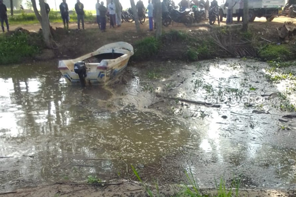 முதலையால் இழுத்துச் செல்லப்பட்ட இளம் குடும்பஸ்தர் சடலமாக மீட்பு | Young Family Man Dragged By Crocodile Found Dead