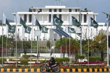 போர் பதற்றம் மத்தியில் அமைதி பேச்சுவார்த்தை முயற்சி ; போர் விமானங்களின் இரைச்சலால் அதிர்ந்த பாகிஸ்தான்