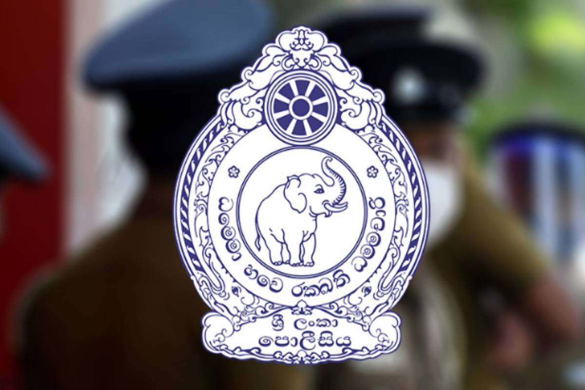 கந்தளாய் பகுதியில் கார் விபத்து: உயிர் தப்பிய சாரதி | Car Accident In Kandalai Area