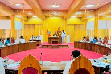 திருகோணமலை மாநகர சபையில் தமிழரசுக் கட்சி உறுப்பினரால் சலசலப்பு