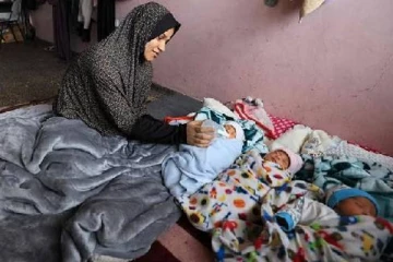 போரின் நடுவே... ஒரே பிரசவத்தில் 4 குழந்தைகளை பெற்றெடுத்த இளம் பெண்!