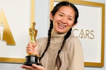 ஆஸ்கர் 2021: சிறந்த இயக்குநருக்கான விருதை பெற்று புதிய சாதனை படைத்த பெண் இயக்குநர்!