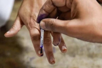 தேர்தலில் போட்டியிடும் வேட்பாளர் ஒருவர் திடீரென மரணம்! தேர்தல் ஒத்திவைப்பு