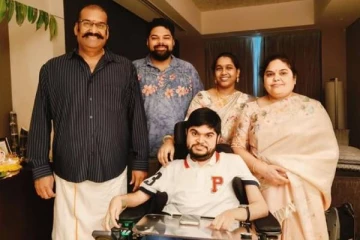 நடிகர் நெப்போலியன் குடும்பம் காதலர் தினத்தை எப்படி கொண்டாடியுள்ளார்கள் பாருங்க