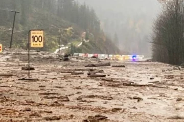 கனடா மாகாணம் ஒன்றில் மழை வெள்ளத்தால் ஏற்பட்டுள்ள அவலநிலை!