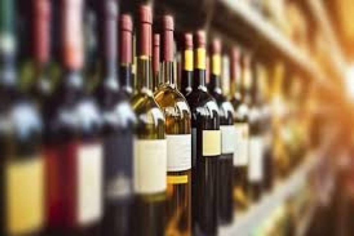 யாழில் பிரபல நட்சத்திர விடுதியில் இருந்து மீட்கப்பட்ட மதுபான போத்தல்கள்! | Liquor Bottles Recovered From A Star Hotel Jaffna