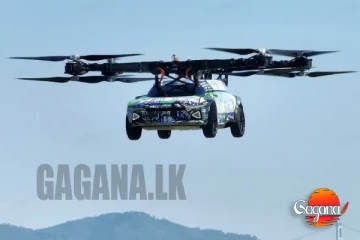 චීනයේ පියාඹන කාර් දෙකක් ගිනි ගනී