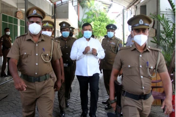 விளக்கமறியலில் இருக்கும்போதும்  சண்டித்தனம் காட்டிய  ரிஷாத்