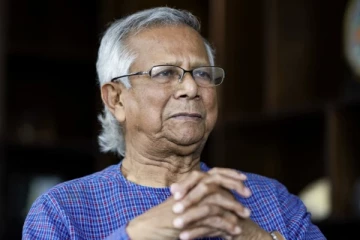 பங்களாதேஷின் காபந்து அரசாங்க தலைவராக யூனுஸ் பதவியேற்பு