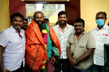 படப்பிடிப்பை முடித்த மகிழ்ச்சியில், மரியாதை செய்து வழியனுப்பி வைத்த இயக்குநர் ஹரி படக்குழு, ஆனந்த கண்ணீரில் மிதந்த #KGF புகழ் கருடா ராம் !