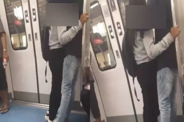 எல்லை மீறும் காதல் ஜோடிகள்; மெட்ரோ ரயிலில் இப்படியா? முகம் சுழிக்கும் பயணிகள் - viral video!