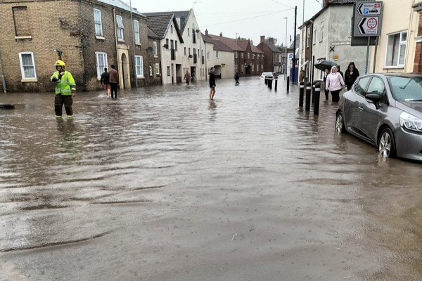 பிரித்தானியாவில் சில பகுதிகளுக்கு விடுத்த எச்சரிக்கை! | Warning For Some Areas In Britain
