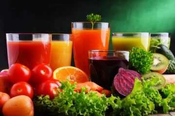 ඔබ භාවිත කරන්නේ පලතුරු යුෂද.. එසේ නම් යුෂ සඳහා හොඳම එළවළු මෙන්න..