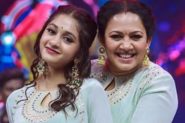 முக பொலிவுக்கு தொகுப்பாளினி அர்ச்சனா மகள் சாரா என்ன செய்கிறார் தெரியுமா?