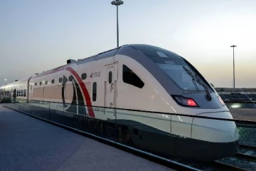 மணிக்கு 200 கி.மீ வேகத்தில் பறக்கும் ரயிலை அறிமுகம் செய்யவிருக்கும் Etihad