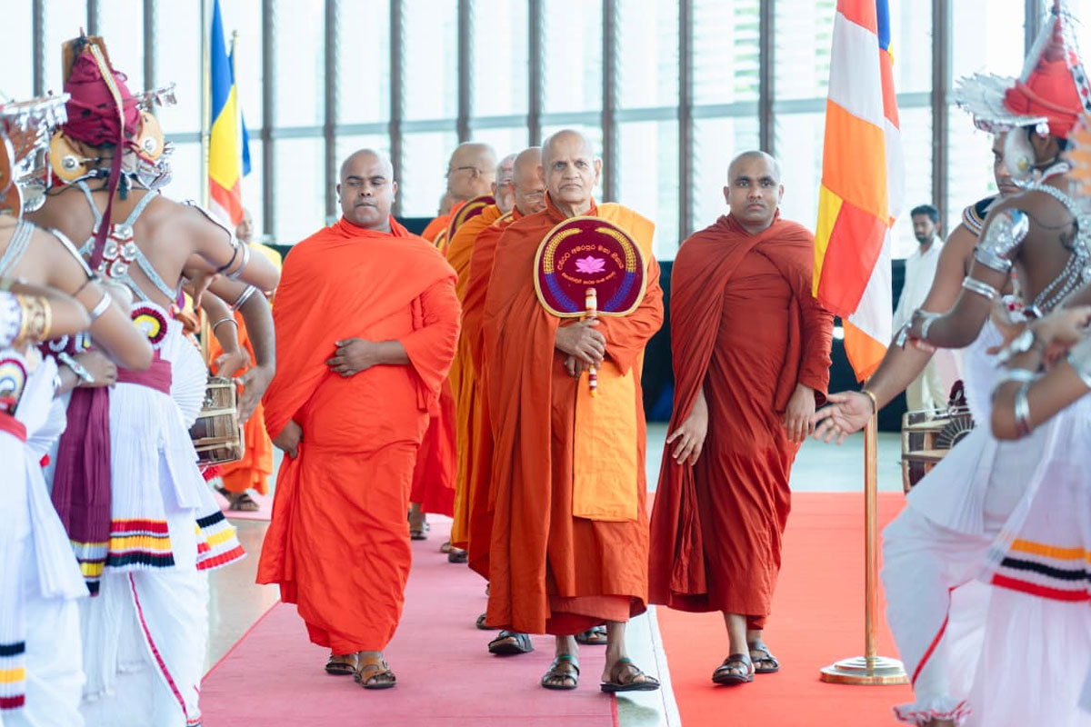 අතිපූජ්‍ය නිකපොත චන්ද්‍රජෝති නාහිමියෝ උඩරට අමරපුර මහා නිකායේ මහානායක ධුරයෙන් පිදුම් ලබති | New Appointment Mahanayake Amarapura Nikaya