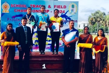 வவுனியா பாடசாலைக்கு கிடைத்த முதலாவது தங்கப் பதக்கம்; பெருமைப்படுத்திய மாணவி