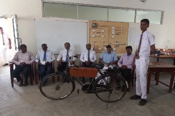 பாடசாலை மாணவனின் புதிய கண்டுபிடிப்பு(Photo)