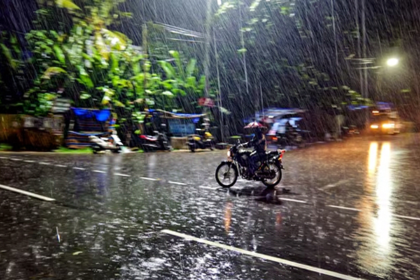 தொடர்ச்சியான மழைவீழ்ச்சியால் தாழிறங்கும் பிரதேசம் | An Area That Is Drained By Continuous Rainfall