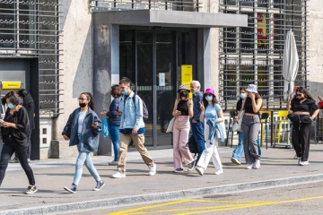 மாஸ்க் கட்டாயமா? மொத்த சுவிஸ் மக்களின் கருத்து இது தான்