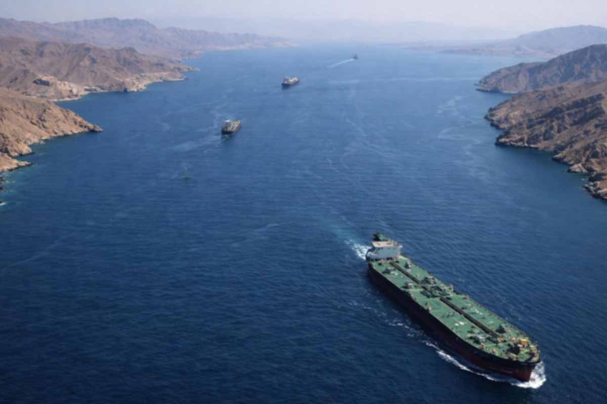 ஹார்மோஸ் நீரிணை வழியே கப்பல்கள் செல்ல வரி? | Iran Plans Toll On Ships Strait Of Hormuz