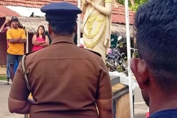 බිහිසුණු අපරාධයේ සුලමුල එළියට - හිස කඳින් වෙන් කර පිළිමකට එල්ලා තැබූ අපරාධයේ සැකකරුවන් හඳුන ගැනීමේ පෙරට්ටුවේ හදුනා ගැනේ