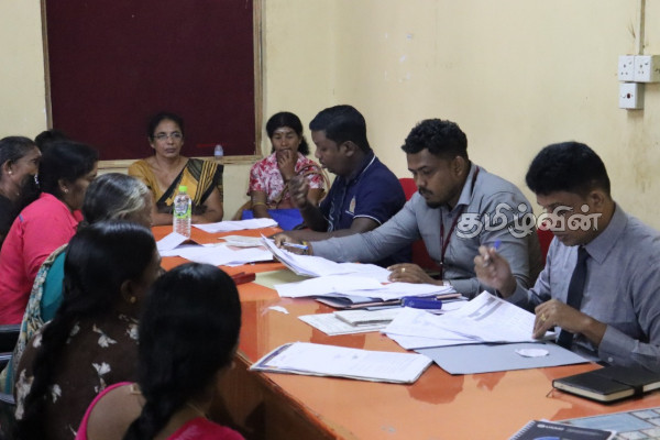 முல்லைத்தீவில் இழப்பீட்டிற்கான நடமாடும் சேவை (photo) | Service Of Office Of Compensation