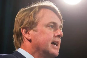 ஆல்பர்ட்டாவின் சுகாதார அமைச்சர் டைலர் ஷாண்ட்ரோ பதவி பறிபோகிறதா?