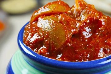 அதிகமாக ஊறுகாய் சாப்பிட்டால் இந்த பக்கவிளைவுகள் ஏற்படுமாம்! ஜாக்கிரதையாக இருங்க