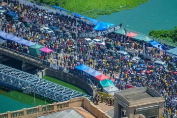 கோட்டா கோ கமவும் மே பதினெட்டும் (Photos)