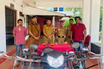 மல்லாகம் நீதிமன்றுக்கு வழக்குக்கு சென்றவரிடம் மோட்டார் சைக்கிள் திருட்டு!