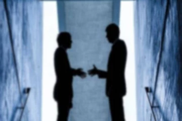 ரகசிய டீல் பேசும் அமைச்சர்கள்