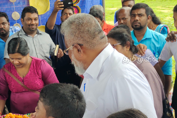 வீட்டுத்தோட்ட பயிர் செய்கைக்கு நாம் முன்னுரிமை வழங்க வேண்டும்: டக்ளஸ் தேவானந்தா (Photos) | Priority Home Garden Cultivation Douglas Devananda
