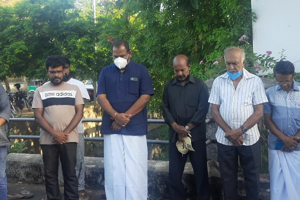 தமிழ் தேசிய மக்கள் முன்னணியின் ஏற்பாட்டில் யாழ்.பொதுநூலகத்தில் நினைவேந்தல் அனுஷ்டிப்பு | Jaffna Public Library Tamil National People Front