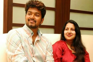 மனைவி சங்கீதாவின் தங்கையுடன் விஜய் இருக்கும் புகைப்படத்தை பார்த்துள்ளீர்களா.. இதோ பாருங்க