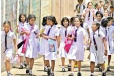 மாணவர்களின் வருகை 50 வீதத்திற்கும் மேல்:கல்வியமைச்சு தெரிவிப்பு